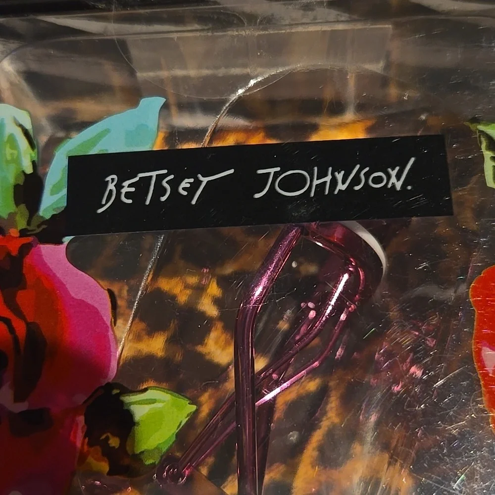 Betsey Johnson eyelash curler NEW